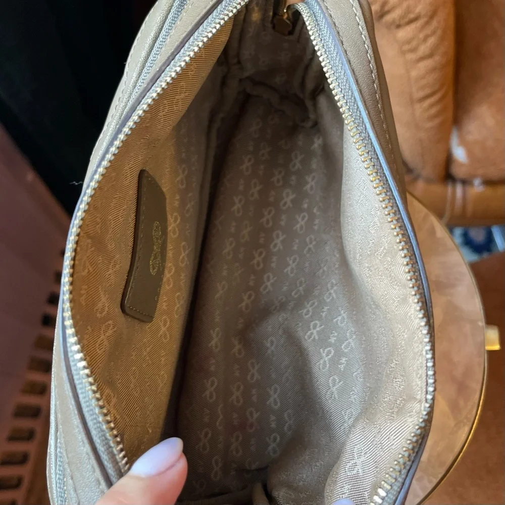 Anya Hindmarch vintage leather Makeup Travel Bag tan olive color rare - Picture 9 of 10